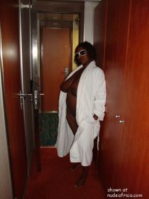 Black Squirter Noemie: